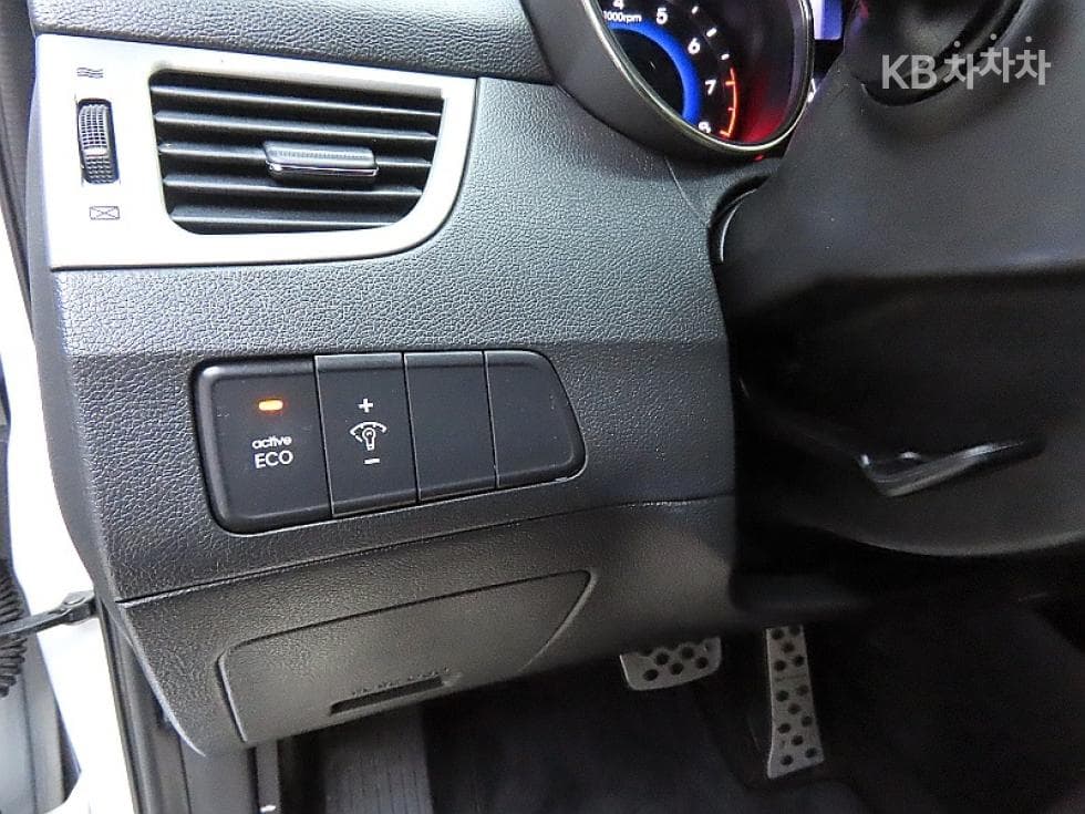 Hyundai Avante (Elantra)MDM16 GDi PREMIER - 12