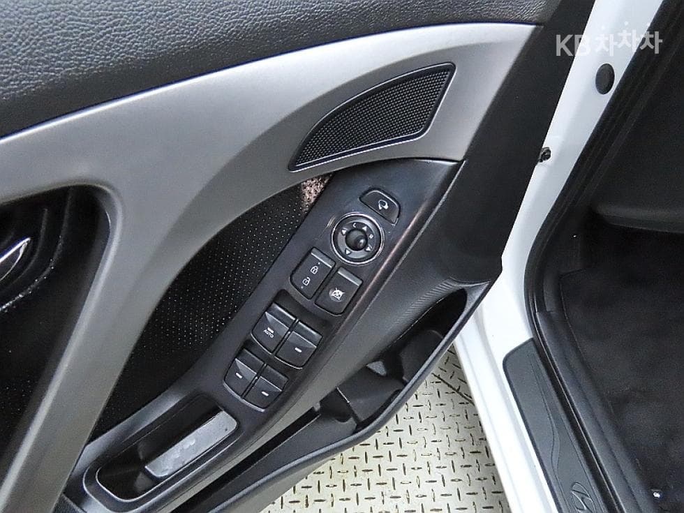 Hyundai Avante (Elantra)MDM16 GDi PREMIER - 13