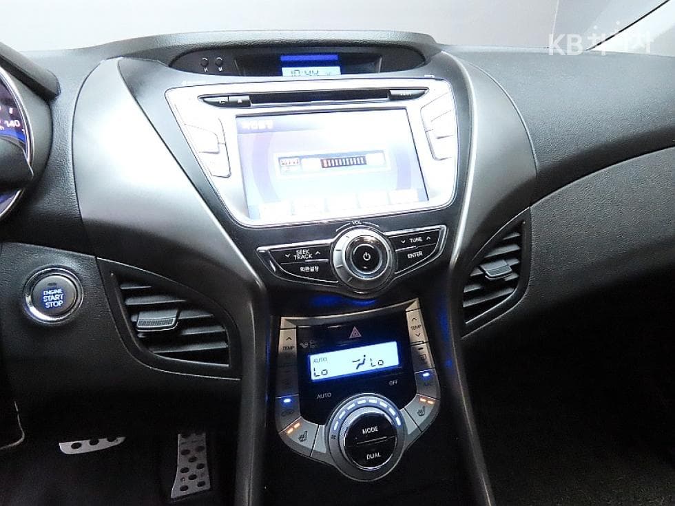 Hyundai Avante (Elantra)MDM16 GDi PREMIER - 16