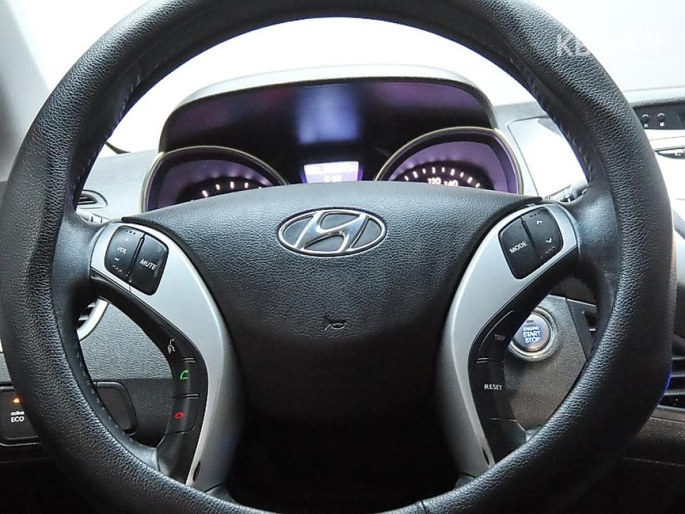 Hyundai Avante (Elantra)MDM16 GDi PREMIER - 17