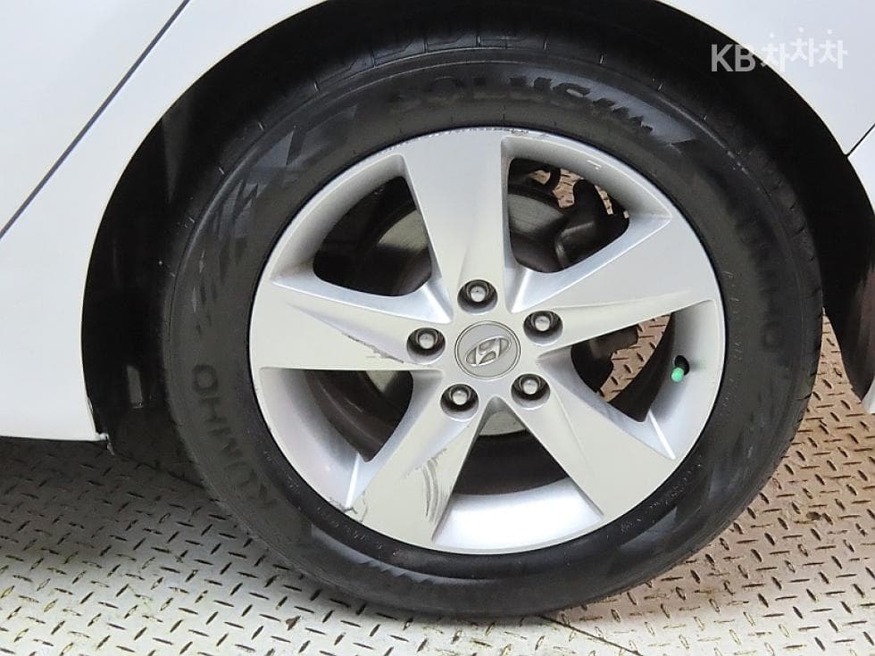 Hyundai Avante (Elantra)MDM16 GDi PREMIER - 20