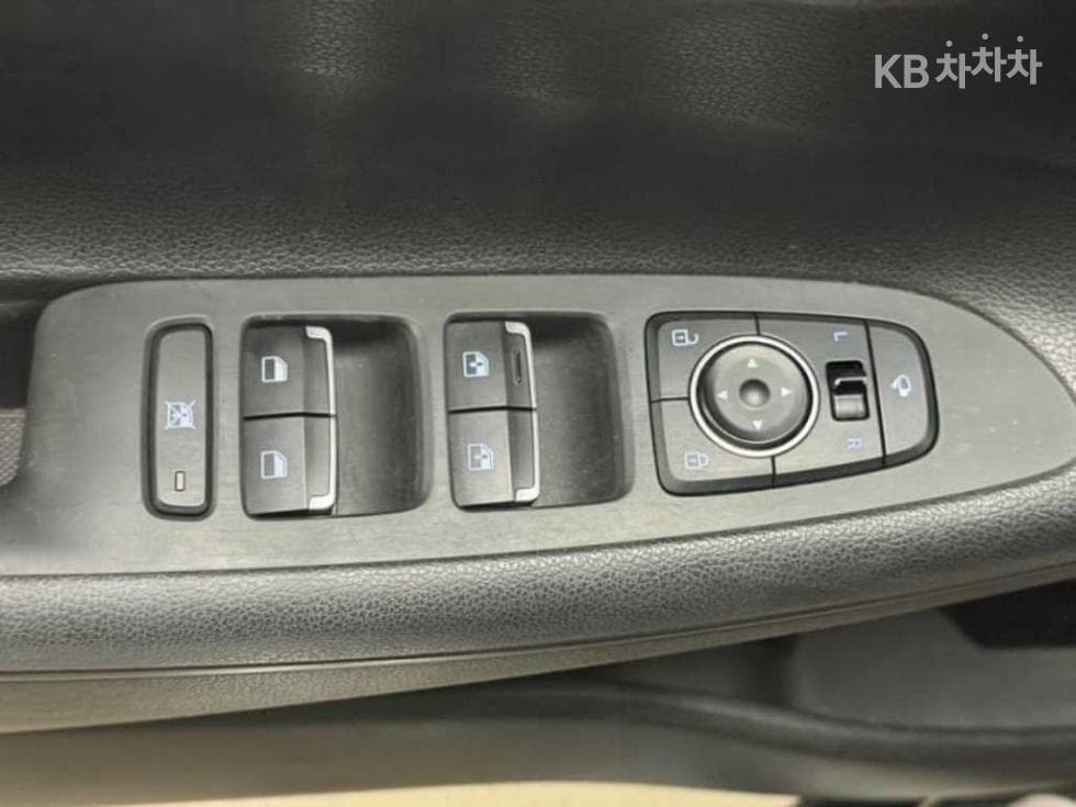 Hyundai Grandeur (Azera)IG2.4 Premium Standard - 15
