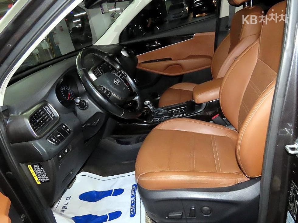 Киа The New (фейслифт) Sorento2.0 Дизел 2WD Noblesse - 6