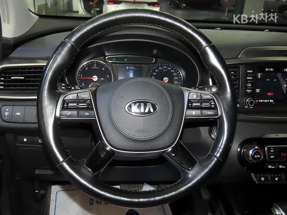 Киа The New (фейслифт) Sorento2.0 Дизел 2WD Noblesse - 8