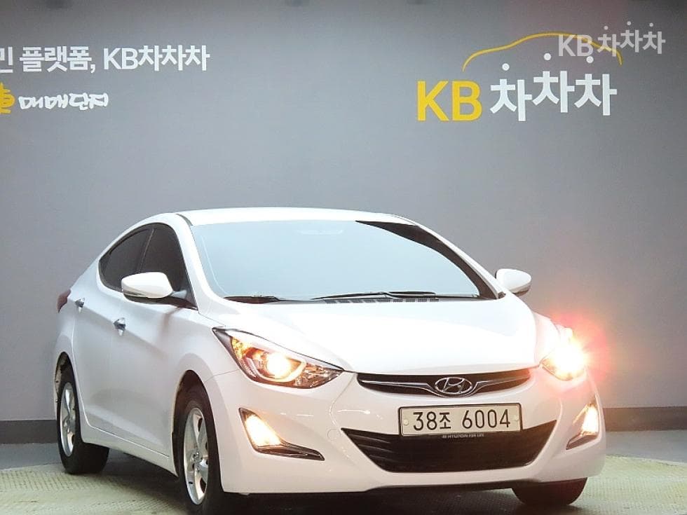 Hyundai The New (facelift) Avante (Elantra)1.6 GDi Smart Standard - 3