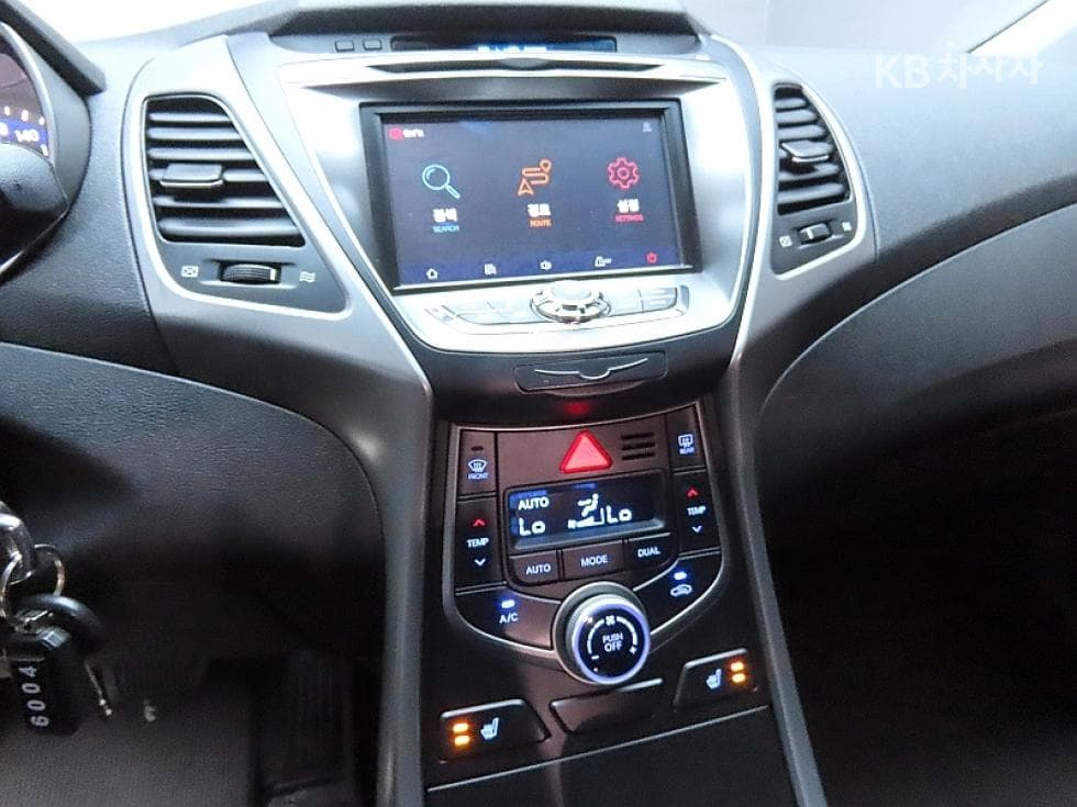 Hyundai The New (facelift) Avante (Elantra)1.6 GDi Smart Standard - 17