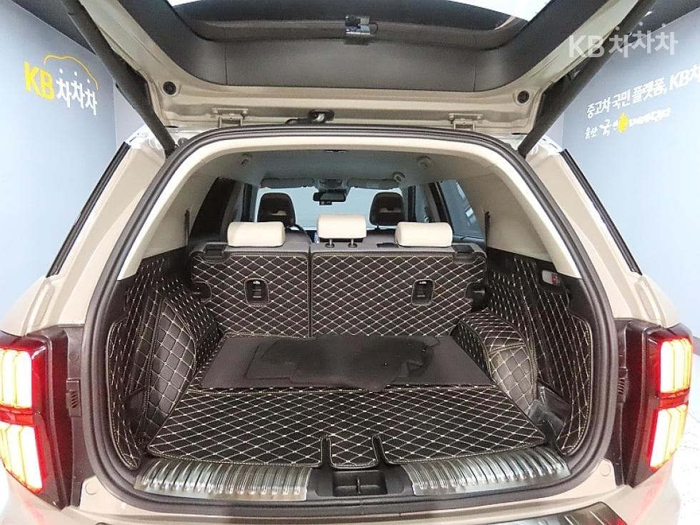 KG Mobility Torres EVX(U100)2WD E7 - 19