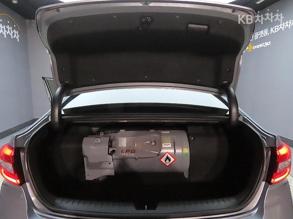 Hyundai Sonata LFLPI Premium Special (special feature/edition) - 19