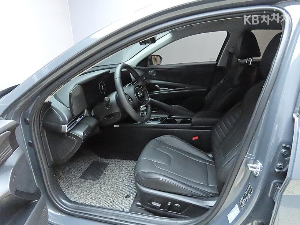 Hyundai The New (facelift) Avante (Elantra) (CN7)1.6 Gasoline Inspiration - 10