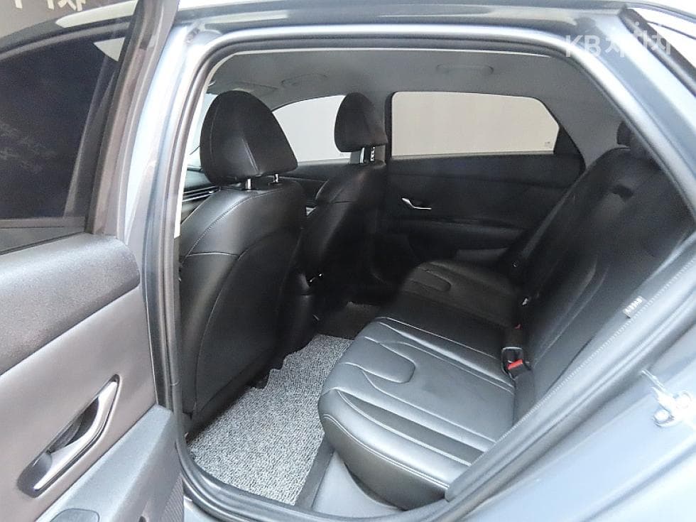 Hyundai The New (facelift) Avante (Elantra) (CN7)1.6 Gasoline Inspiration - 11