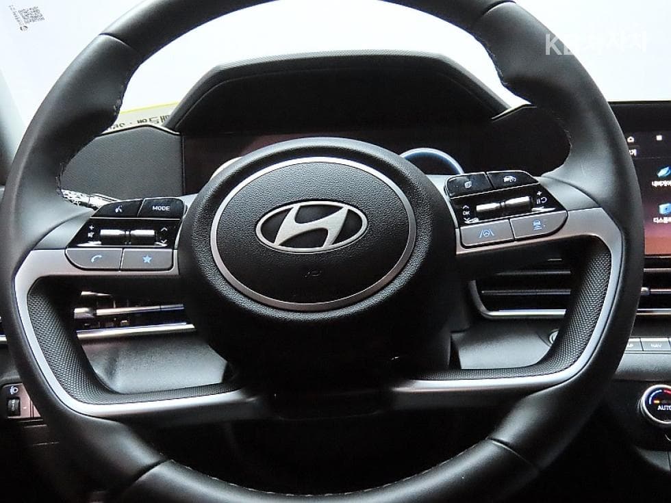 Hyundai The New (facelift) Avante (Elantra) (CN7)1.6 Gasoline Inspiration - 17