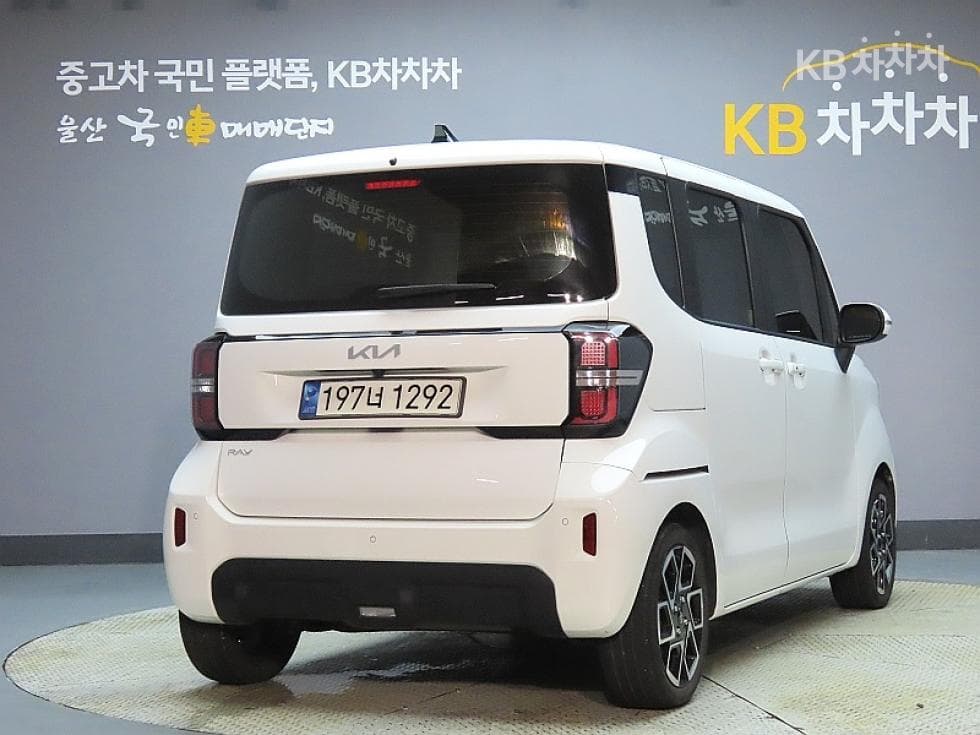 Kia The New (facelift) Kia Ray (van)1.0 Gasoline Signature - 2