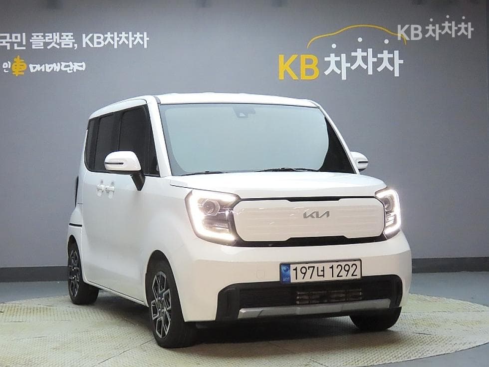 Kia The New (facelift) Kia Ray (van)1.0 Gasoline Signature - 3