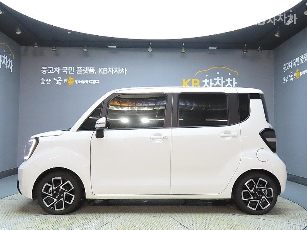 Kia The New (facelift) Kia Ray (van)1.0 Gasoline Signature - 5