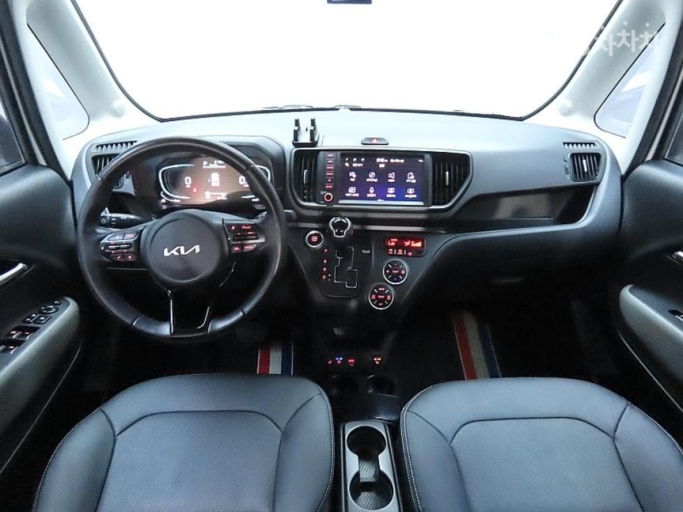Kia The New (facelift) Kia Ray (van)1.0 Gasoline Signature - 6