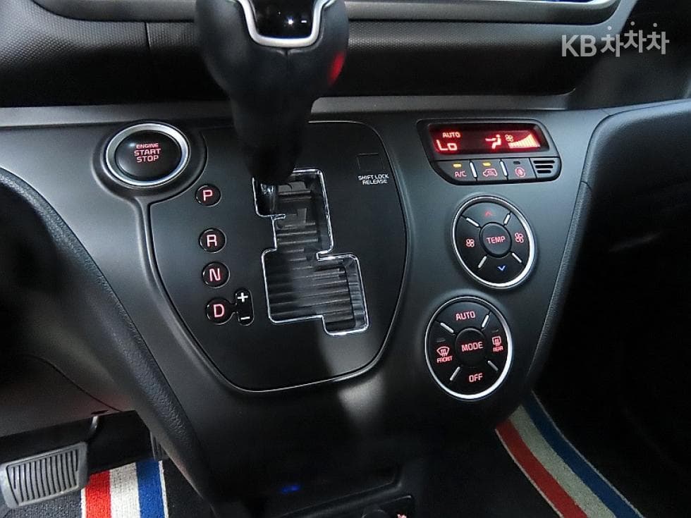 Kia The New (facelift) Kia Ray (van)1.0 Gasoline Signature - 9
