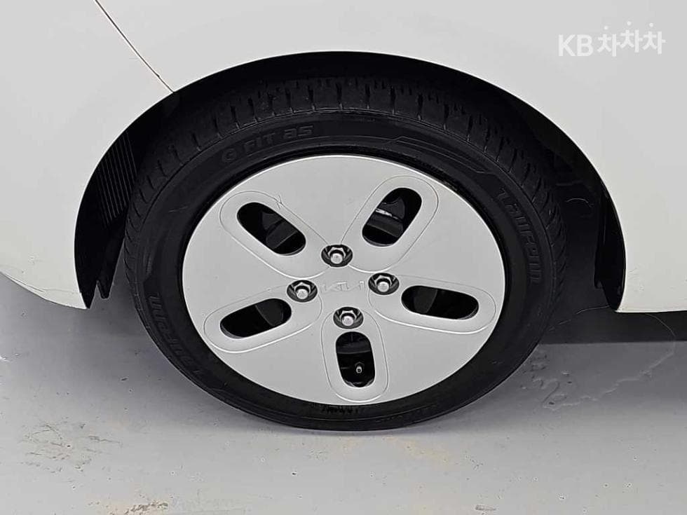 Киа The New (фейслифт) Рей (ван) Ван1.0 Бензин Ван 2-местен Стандартен - 16