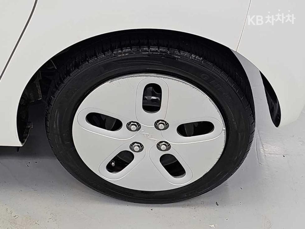 Киа The New (фейслифт) Рей (ван) Ван1.0 Бензин Ван 2-местен Стандартен - 17