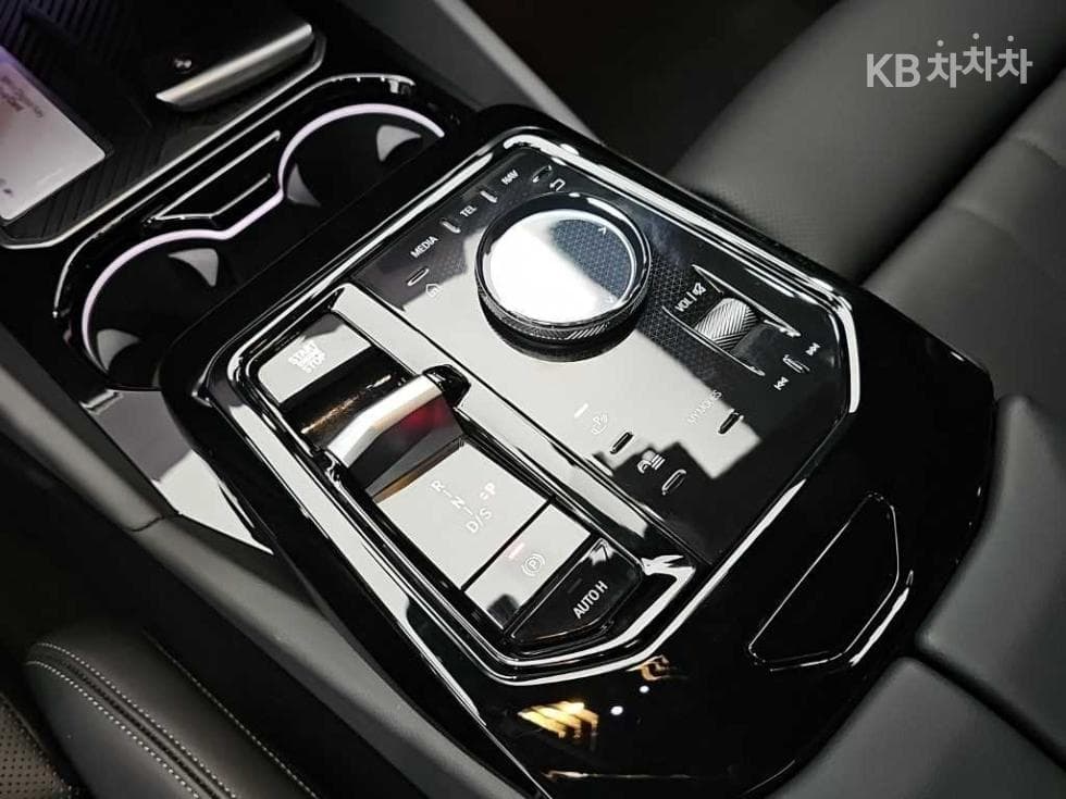 BMW Нов5 Серия(G60)520i M Sport - 8
