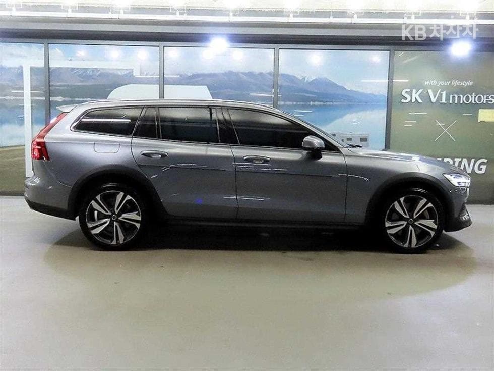 Volvo V60 CC(Второ поколение)B5 AWD Pro - 3