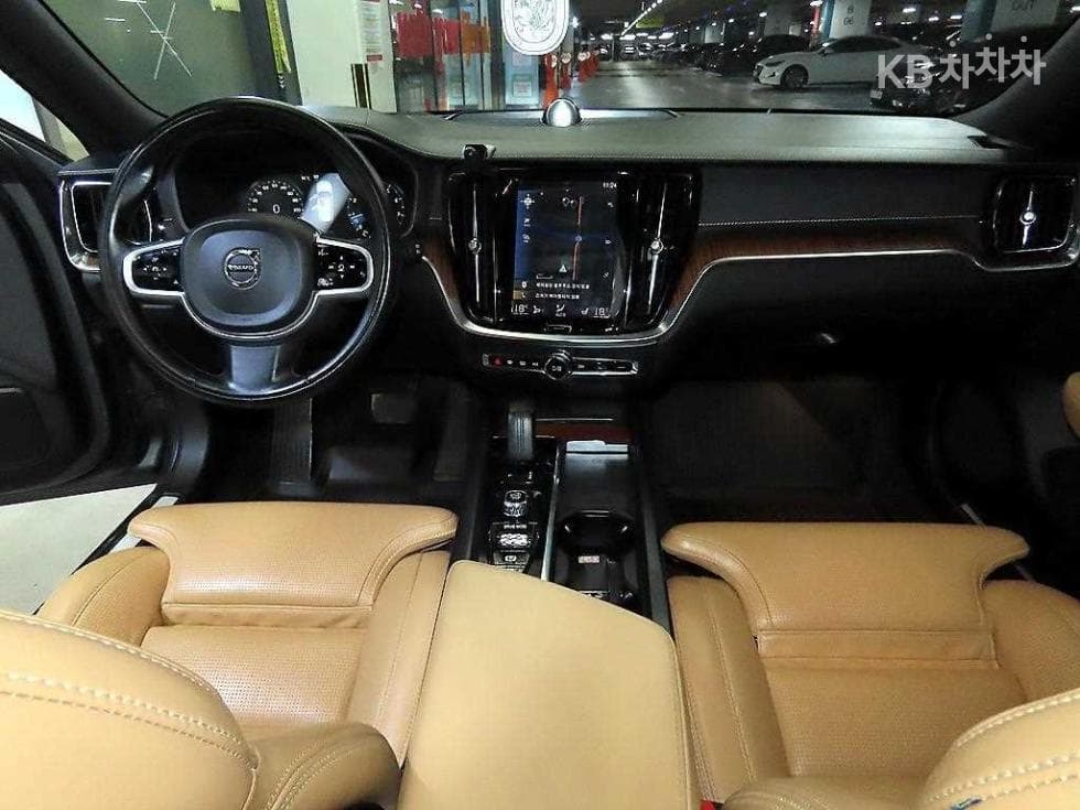Volvo V60 CC(Второ поколение)B5 AWD Pro - 10