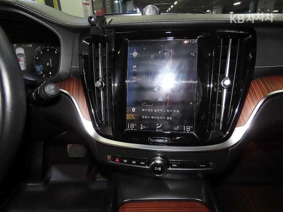 Volvo V60 CC(Второ поколение)B5 AWD Pro - 11