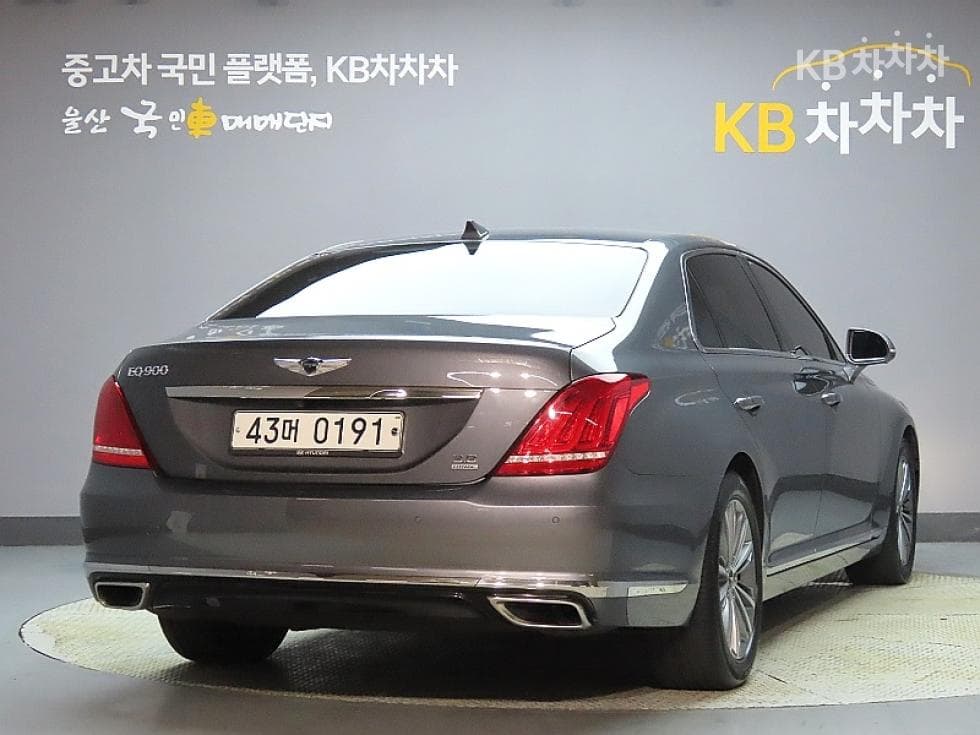 Genesis EQ9003.8 GDI AWD Premium Luxury - 2