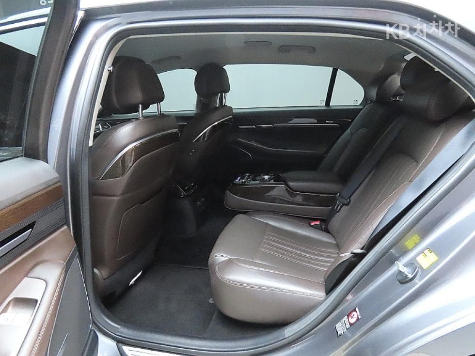 Genesis EQ9003.8 GDI AWD Premium Luxury - 11