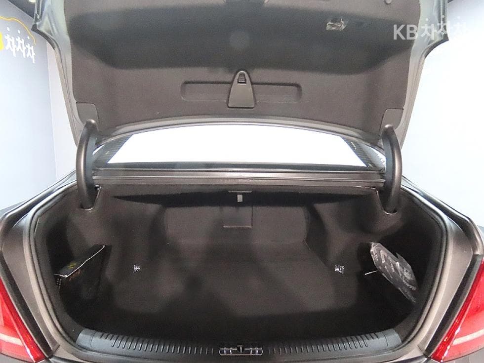 Genesis EQ9003.8 GDI AWD Premium Luxury - 19