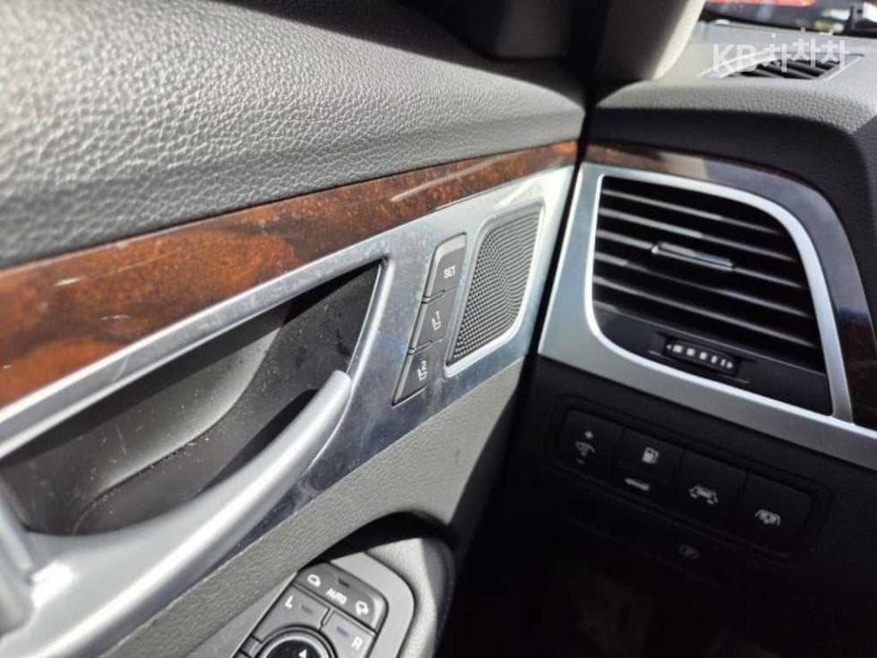Hyundai GenesisDHG330 Premium - 13