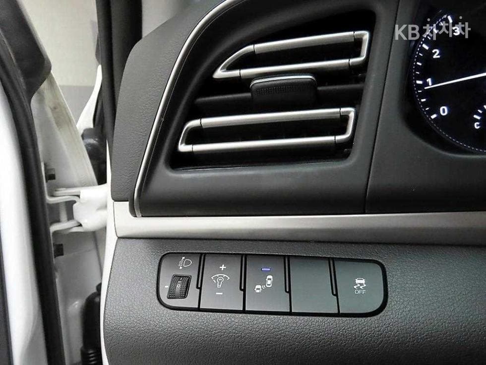 Hyundai The New (facelift) Avante (Elantra) ADSmartstream G1.6 Smart초이스 - 12
