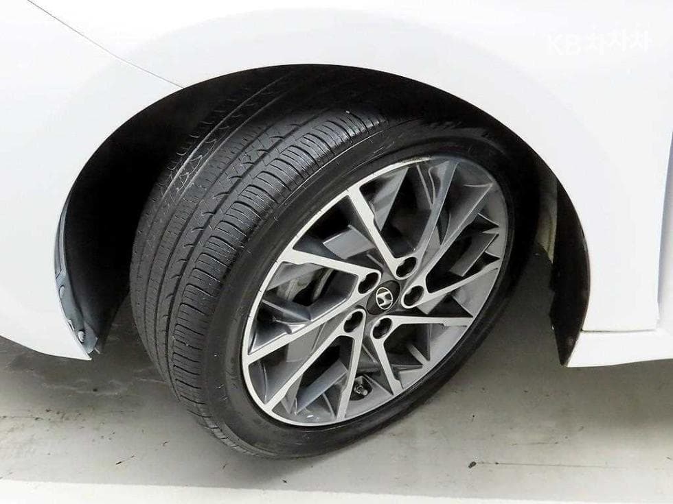 Hyundai The New (facelift) Avante (Elantra) ADSmartstream G1.6 Smart초이스 - 19
