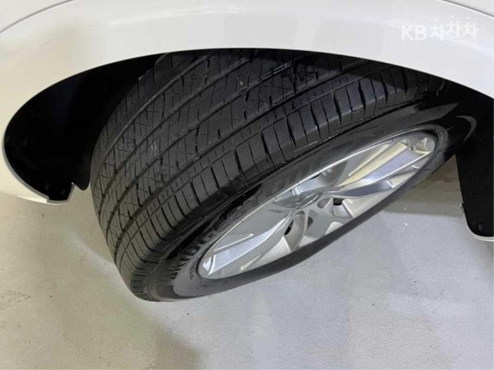 Дженезис GV70Бензин 2.5T 2WD - 19