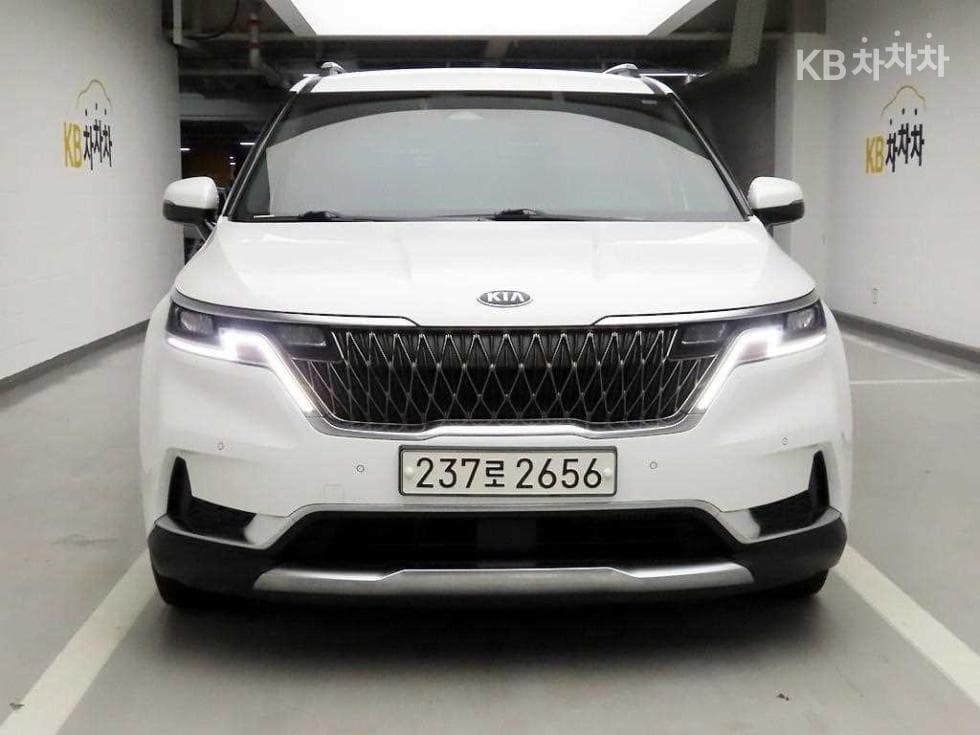 Kia Carnival 4th generationD2.2 9-seater Noblesse - 2