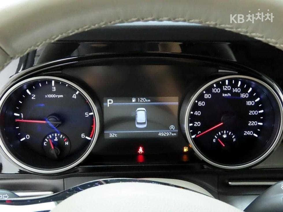 Kia Carnival 4th generationD2.2 9-seater Noblesse - 5