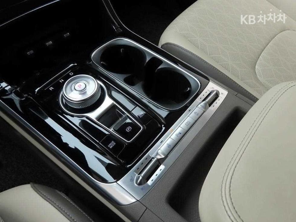 Kia Carnival 4th generationD2.2 9-seater Noblesse - 10