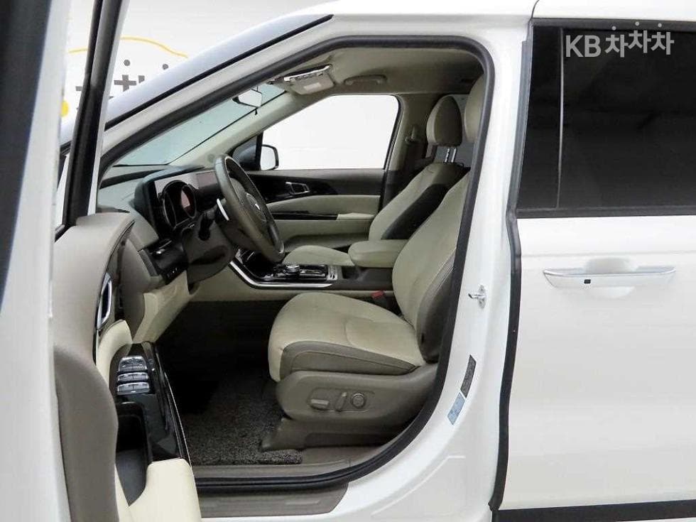 Kia Carnival 4th generationD2.2 9-seater Noblesse - 11