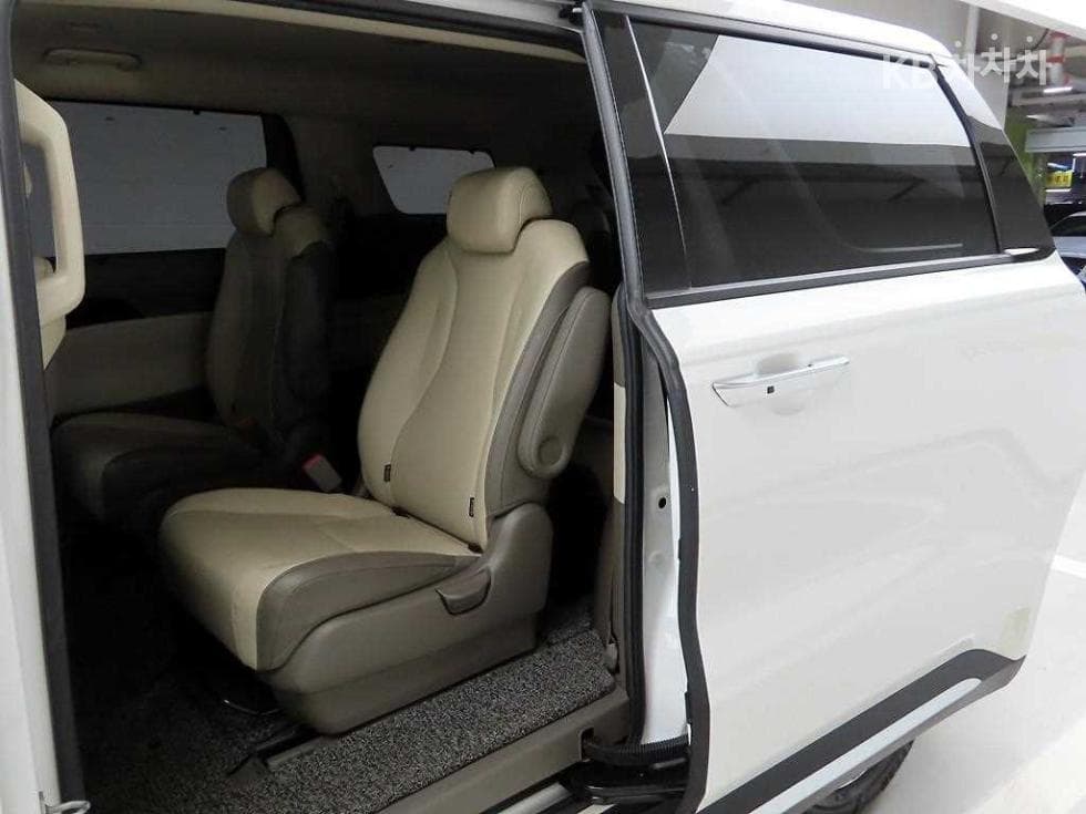 Kia Carnival 4th generationD2.2 9-seater Noblesse - 12