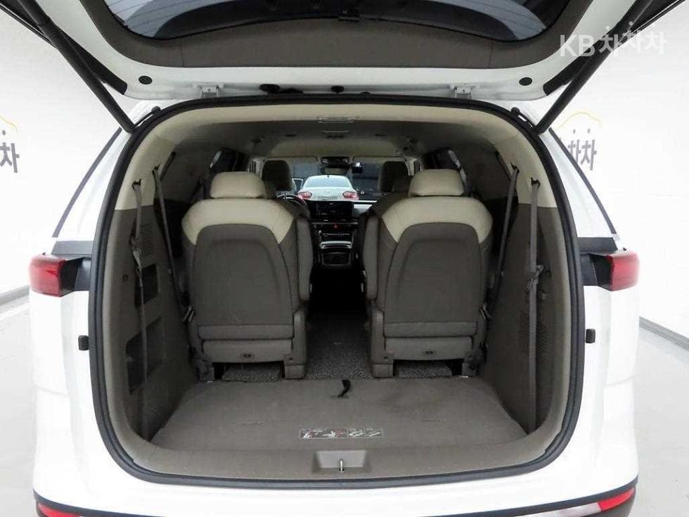 Kia Carnival 4th generationD2.2 9-seater Noblesse - 15