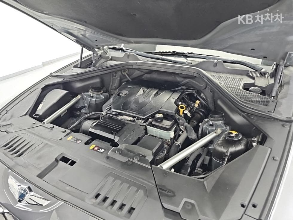 Genesis GV802.5 Turbo Gasoline AWD - 5