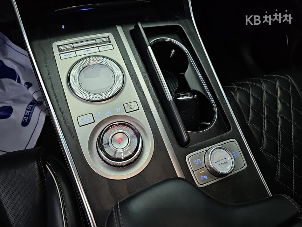 Genesis GV802.5 Turbo Gasoline AWD - 8