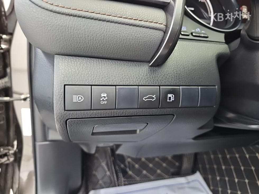 Toyota Camry XV702.5L хибрид Стандартен - 18