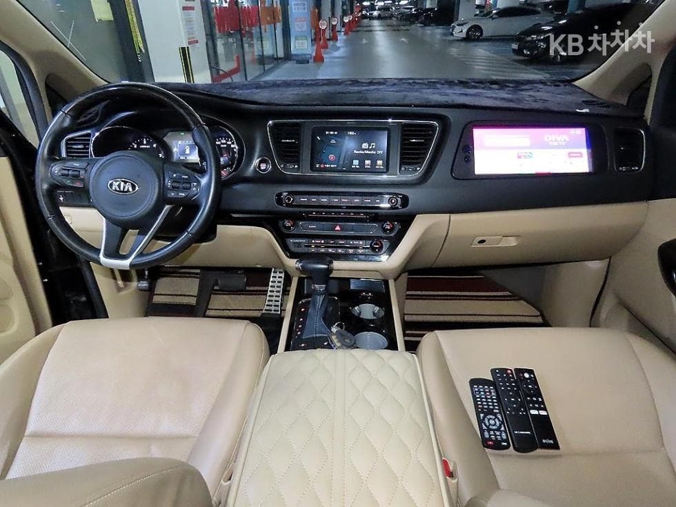 Киа All New Канивал9-местен 2.2 Дизел Висок Лимузин (Канивал) Лукс - 10
