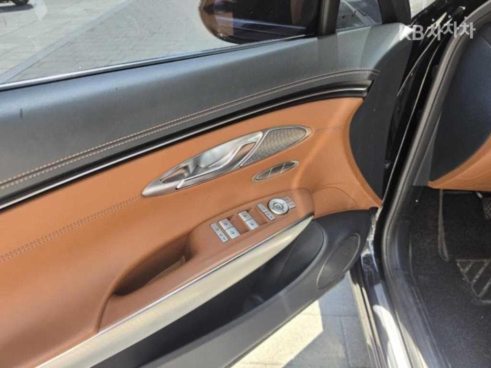 Genesis GV70Gasoline 2.5T AWD - 6