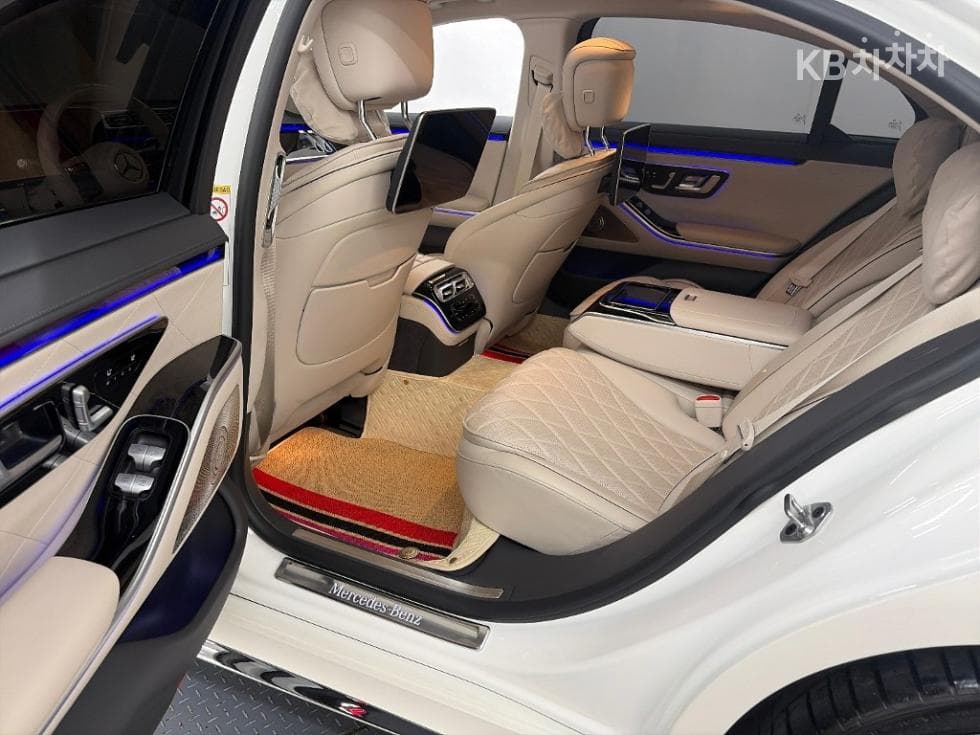 Mercedes-Benz Нов S-КласS500L 4MATIC W222 - 12