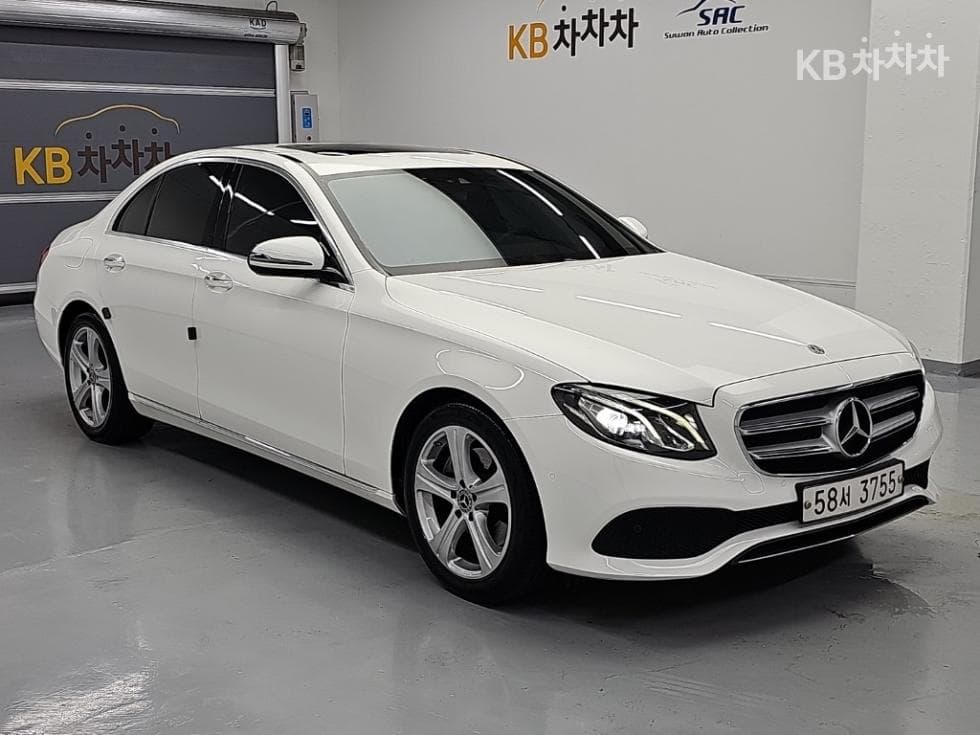 Mercedes-Benz Нов E-КласE200 Авангард W214 - 4