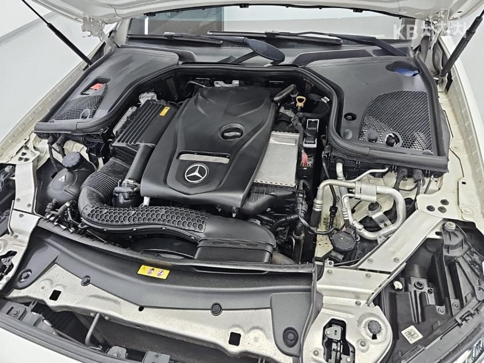 Mercedes-Benz Нов E-КласE200 Авангард W214 - 5