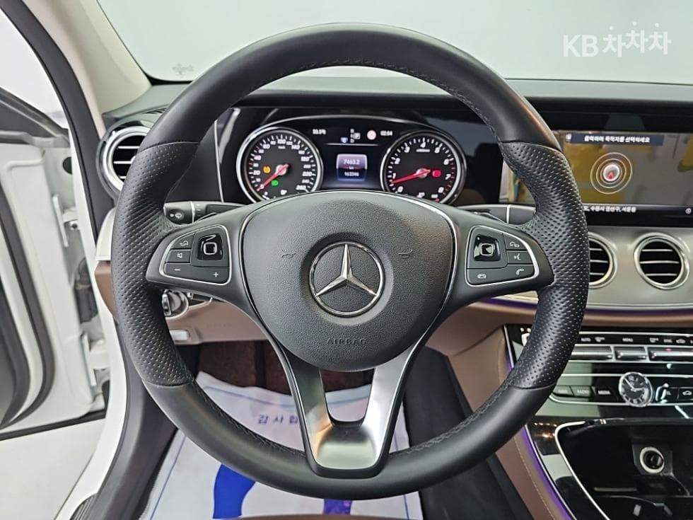 Mercedes-Benz Нов E-КласE200 Авангард W214 - 9