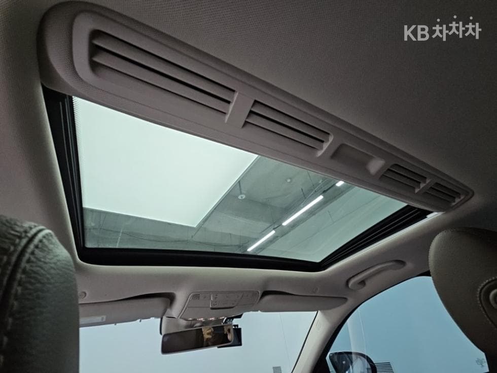 Mercedes-Benz Нов E-КласE200 Авангард W214 - 14