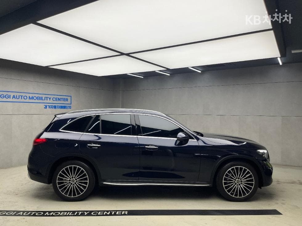 Mercedes-Benz GLC(X253)300 4Matic AMG Line - 2